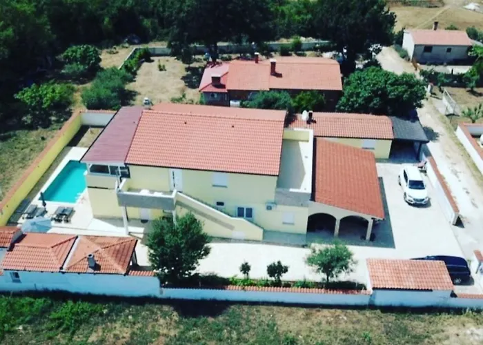 Apartamento Eden Šišan