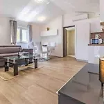 Eden Apartment