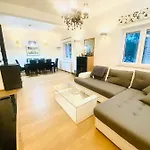 Apartment Eden Sisan